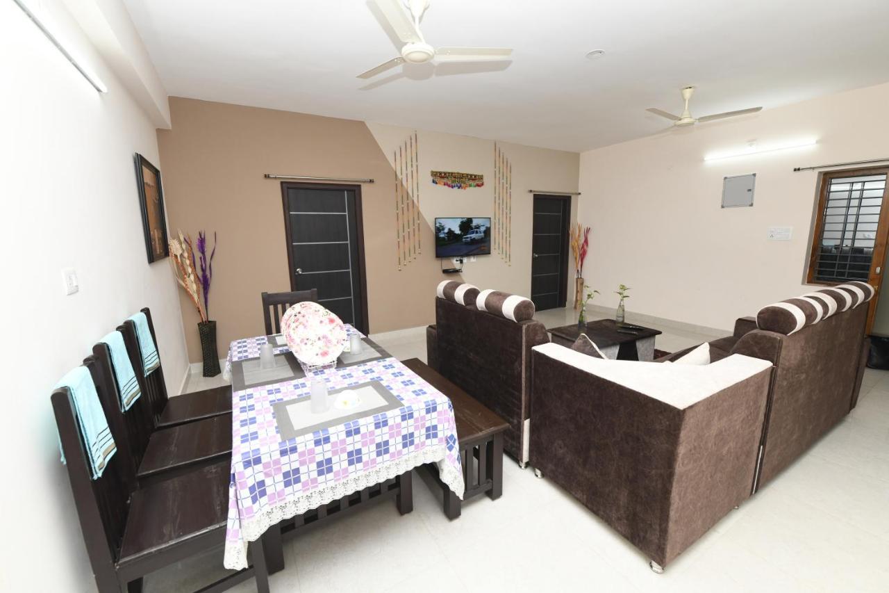 Sree Elite Home Stay ตีรูปาติ ภายนอก รูปภาพ