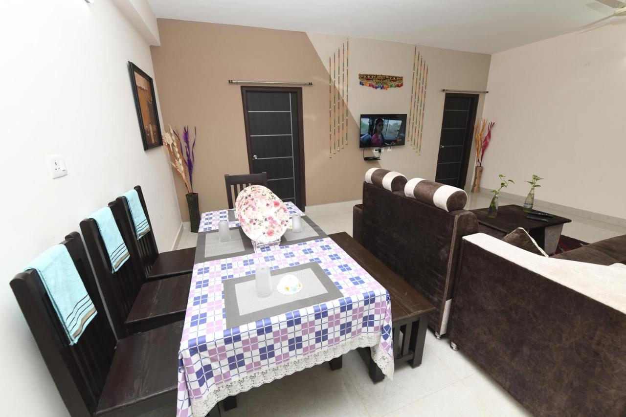 Sree Elite Home Stay ตีรูปาติ ภายนอก รูปภาพ